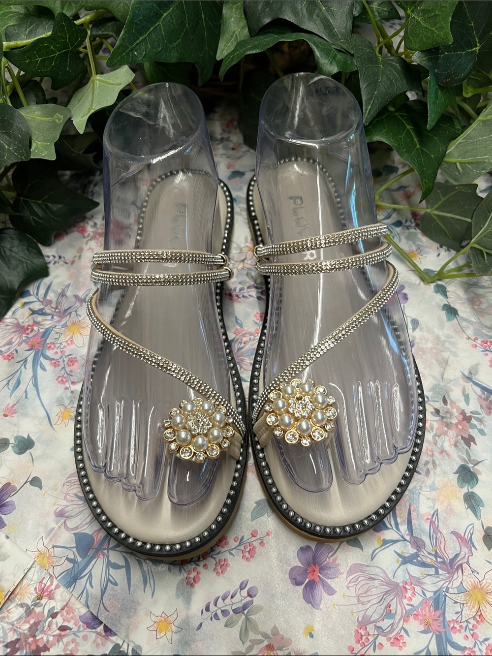 NWT Elegant Pearl & Crystal Embellished Clear Strap Sandals - Gold
